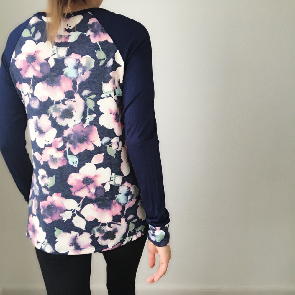 SPRING FLORAL top - Picture 4 of 5
